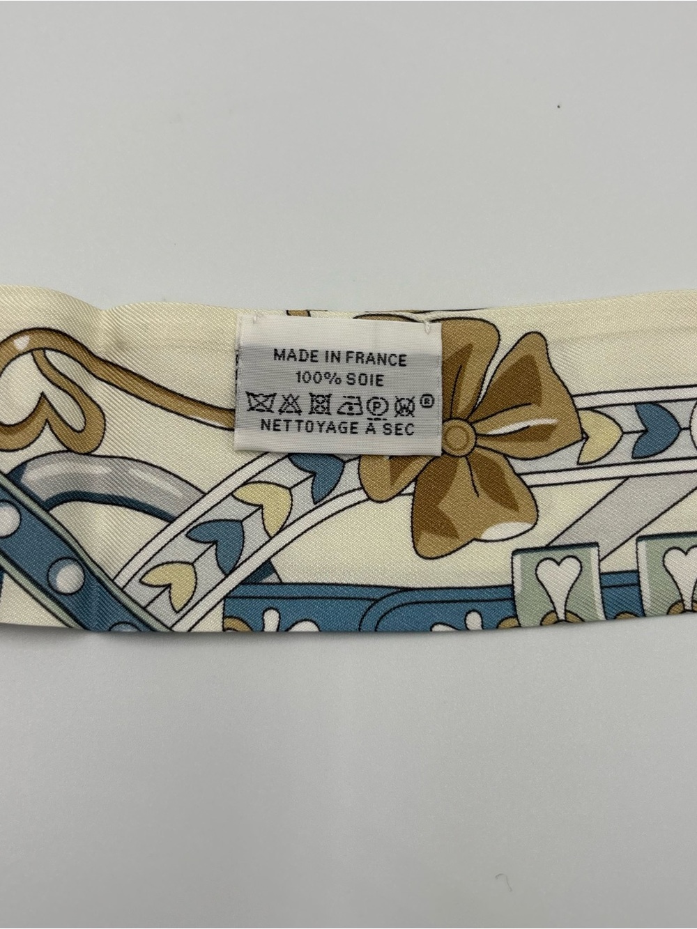 Hermès Twilly Harnais de Coeur Creme Bleu Jean Scarf Ribbon Hair Tie Bag - Picture 5 of 6